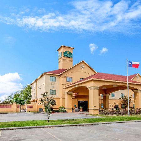 La Quinta By Wyndham Pasadena Hotel Екстериор снимка