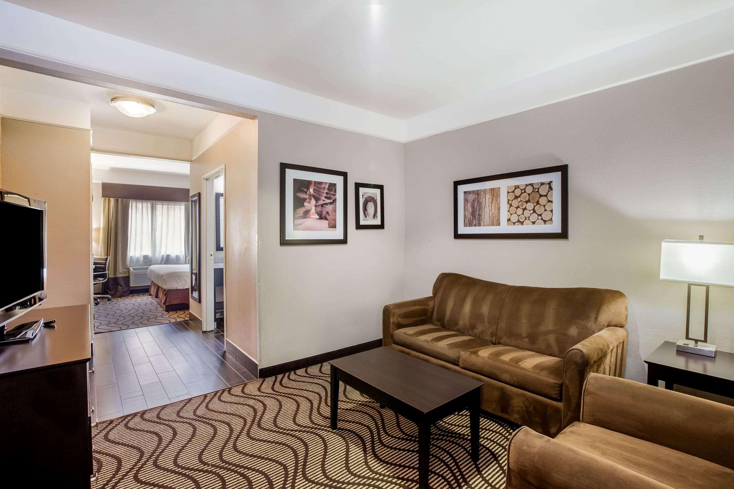 La Quinta By Wyndham Pasadena Hotel Екстериор снимка