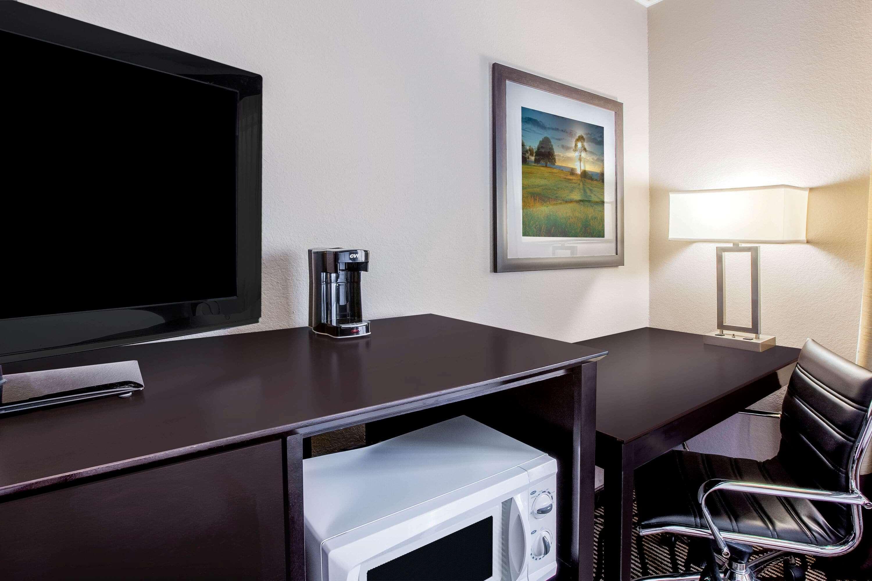 La Quinta By Wyndham Pasadena Hotel Екстериор снимка